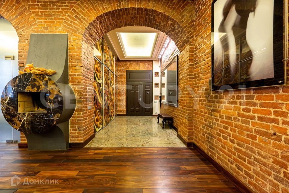 Продаётся 3-комнатная квартира, 158.2 м²