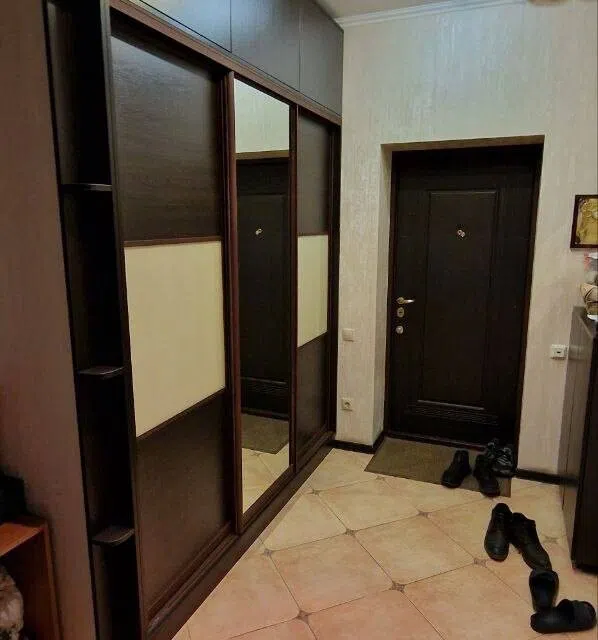 Продаётся 3-комнатная квартира, 138 м²