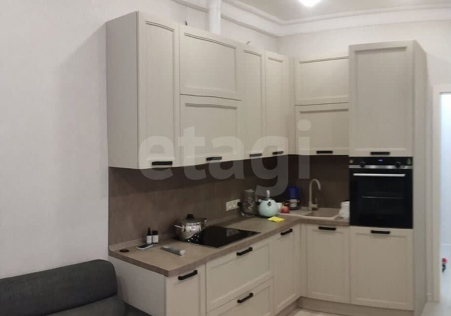 Продаётся 1-комнатная квартира, 46.6 м²
