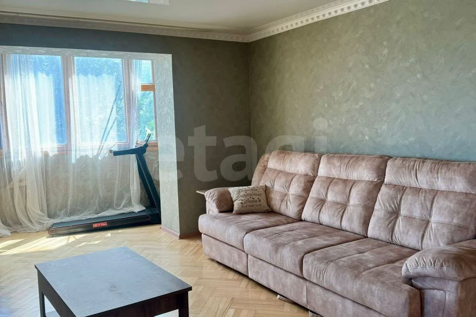 Продаётся 3-комнатная квартира, 98 м²