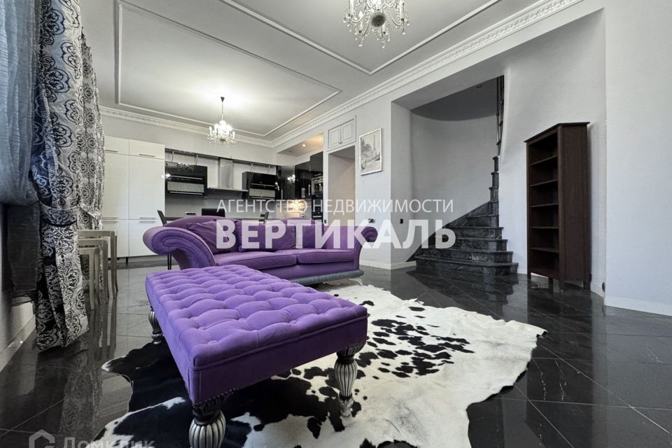 Сдаётся 4-комнатная квартира, 160 м²