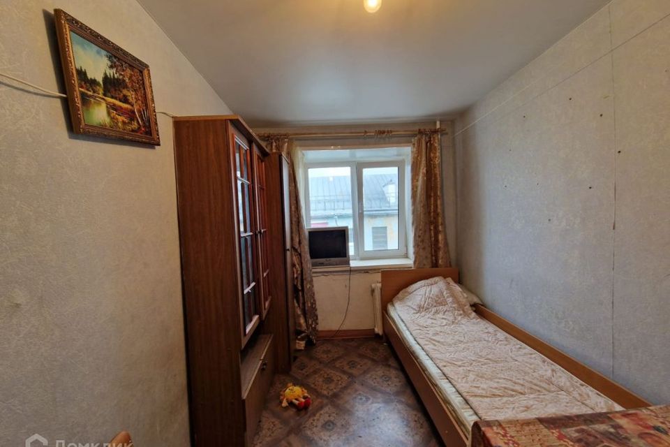 Продаётся комната в 5-комн. квартире, 9.8 м²