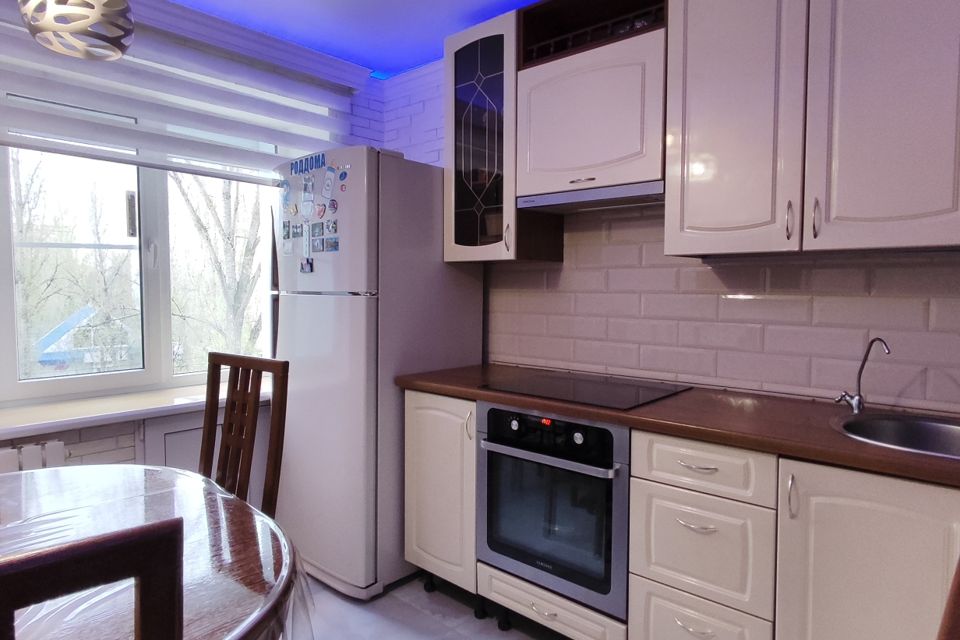 Продаётся 3-комнатная квартира, 60.8 м²