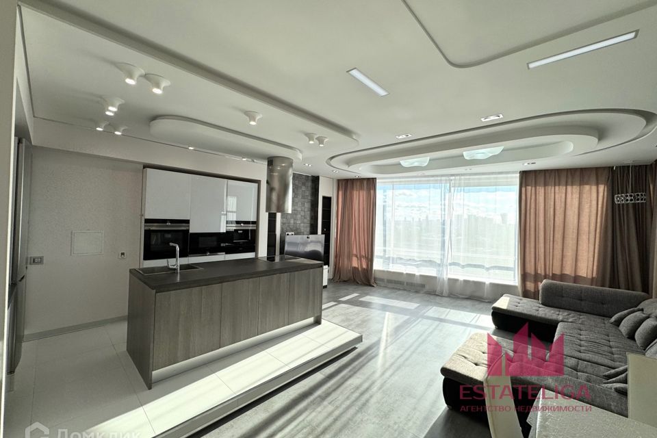 Продаётся 3-комнатная квартира, 148 м²