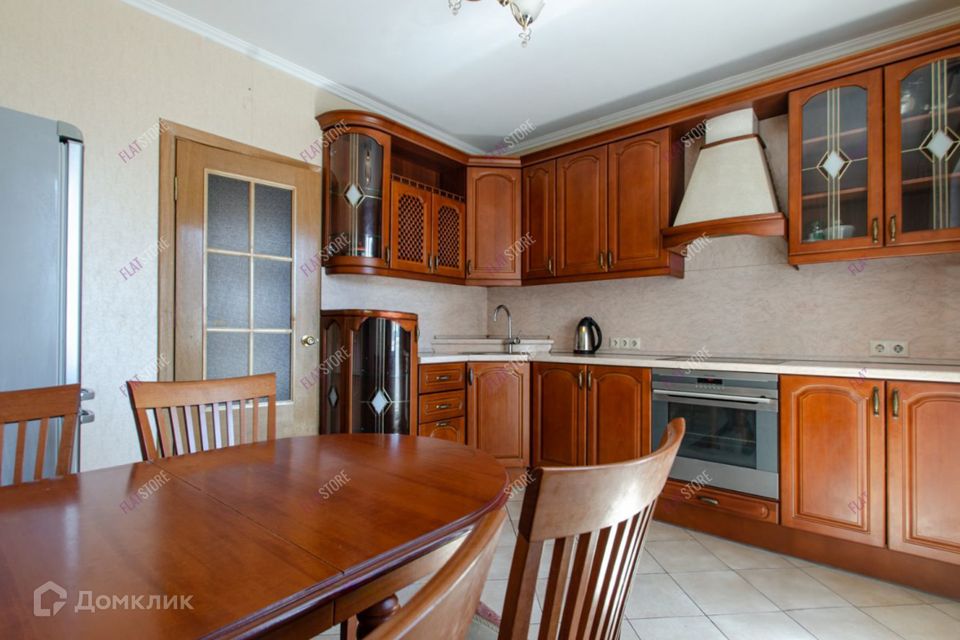Сдаётся 2-комнатная квартира, 65 м²