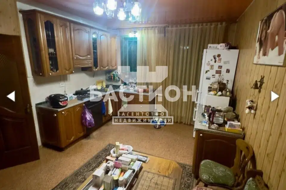 Продаётся 2-этажный дом, 300 м²