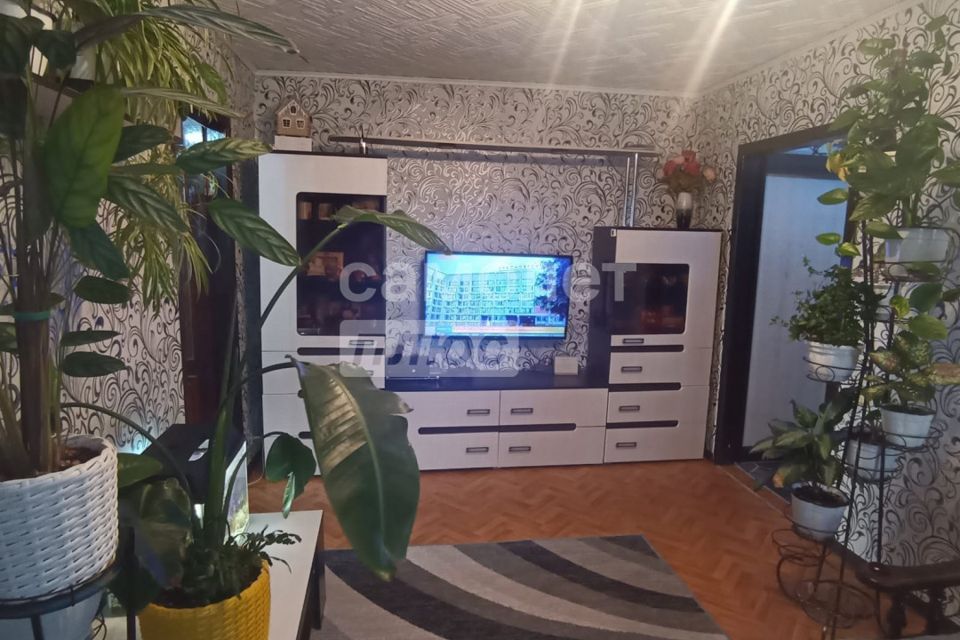 Продаётся 4-комнатная квартира, 62.1 м²