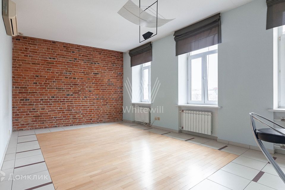 Сдаётся 4-комнатная квартира, 131 м²