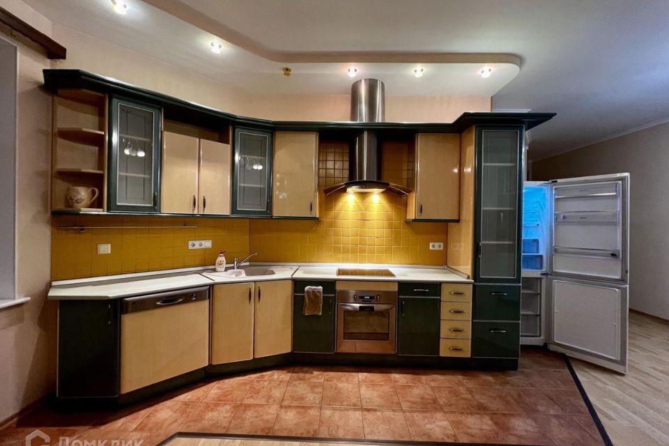 Сдаётся 2-комнатная квартира, 83.3 м²