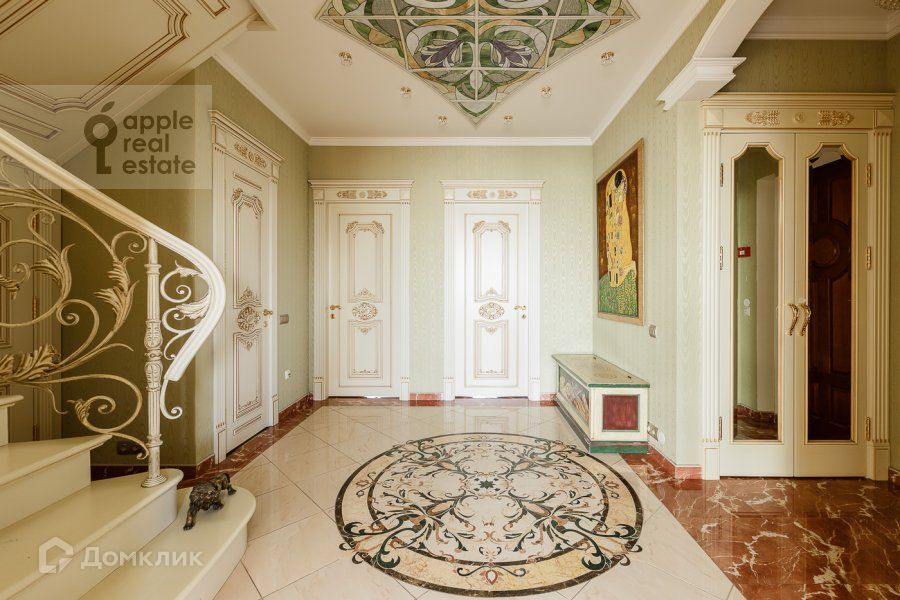 Сдаётся 4-комнатная квартира, 140 м²