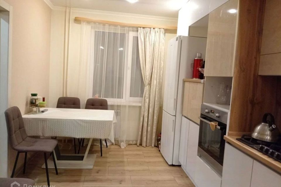 Продаётся 2-комнатная квартира, 77 м²