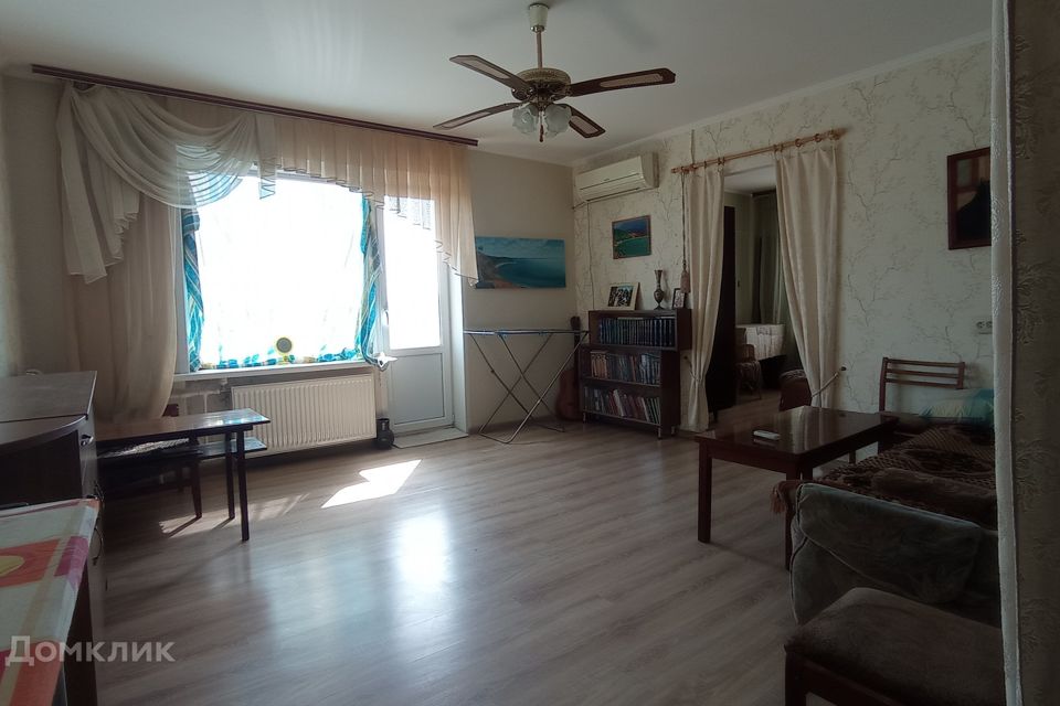 Продаётся 4-комнатная квартира, 66.6 м²