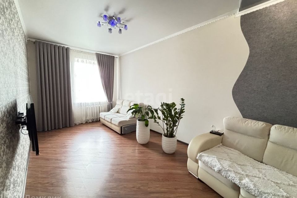 Продаётся 2-комнатная квартира, 65.8 м²
