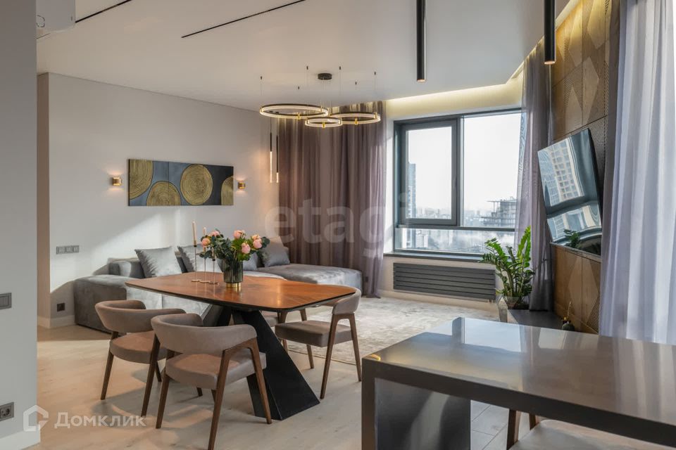 Продаётся 4-комнатная квартира, 111 м²