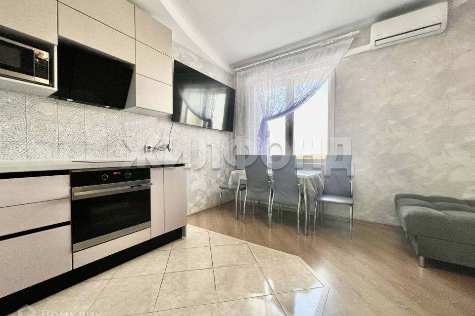 Продаётся 3-комнатная квартира, 62.3 м²