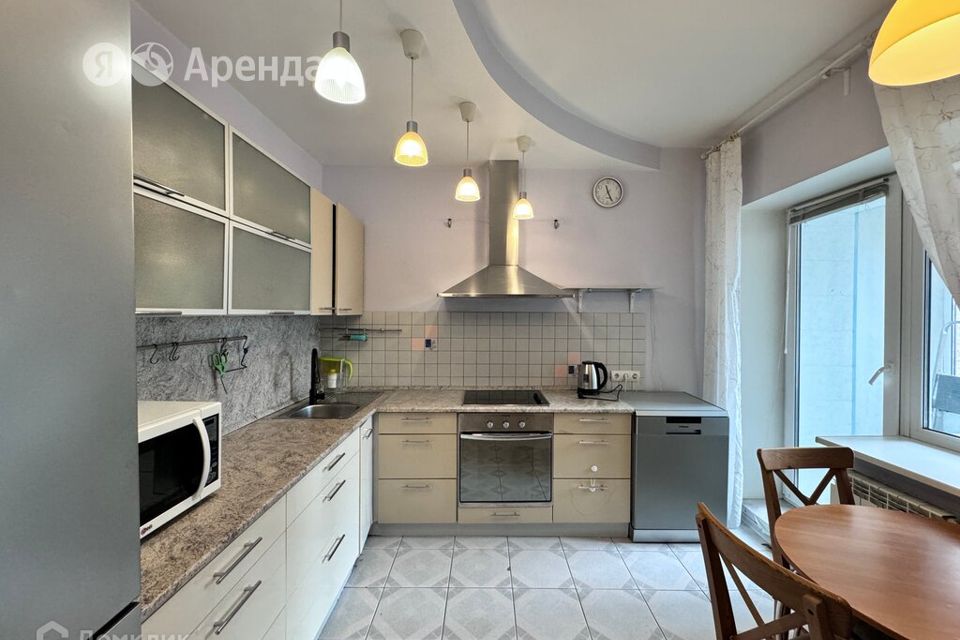 Сдаётся 2-комнатная квартира, 79 м²