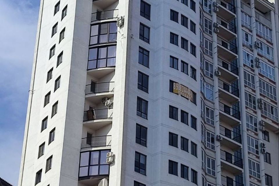 Продаётся 4-комнатная квартира, 256.4 м²