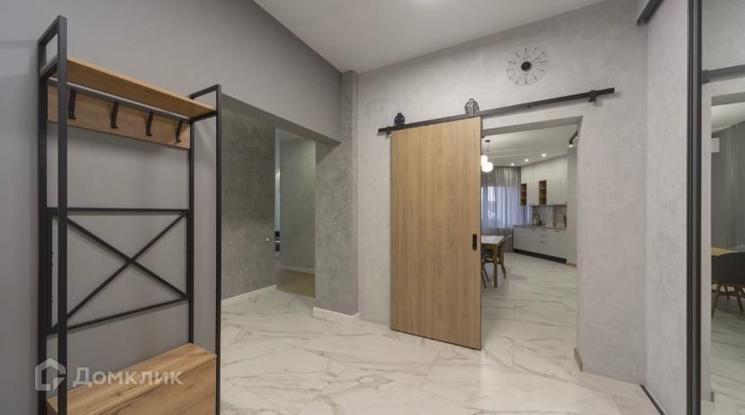 Сдаётся 4-комнатная квартира, 150 м²