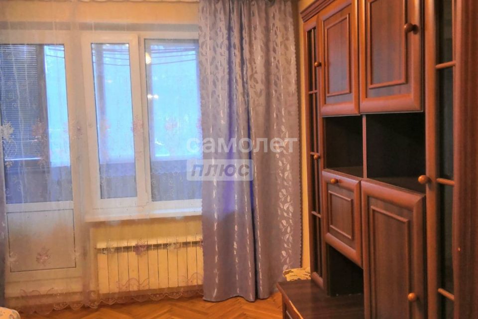 Продаётся 2 комнаты в 3-комн. квартире, 33 м²