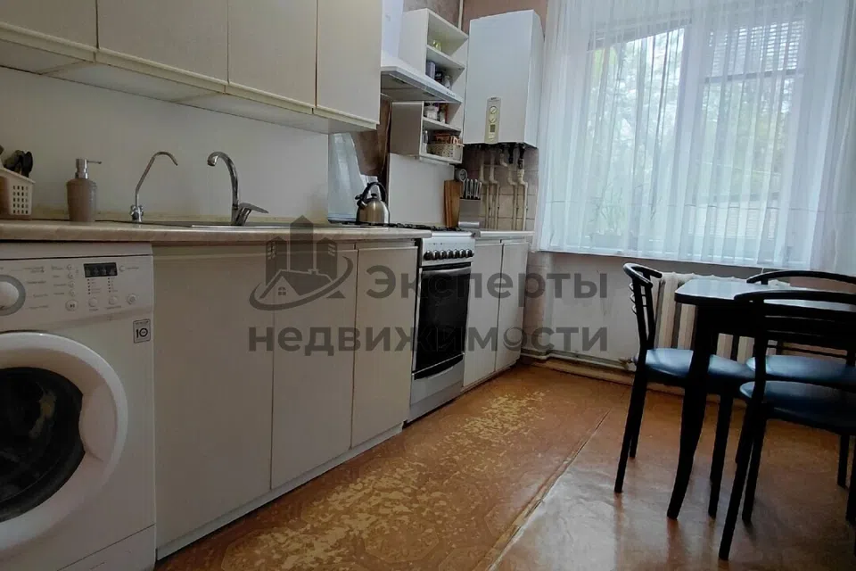Продаётся 4-комнатная квартира, 84 м²