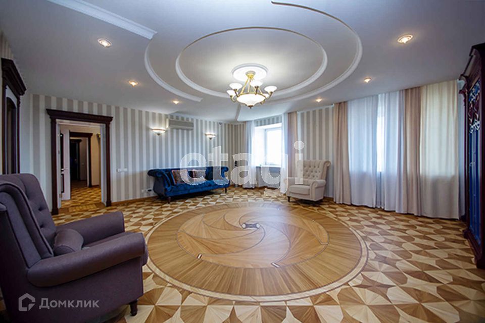 Продаётся 4-комнатная квартира, 154 м²