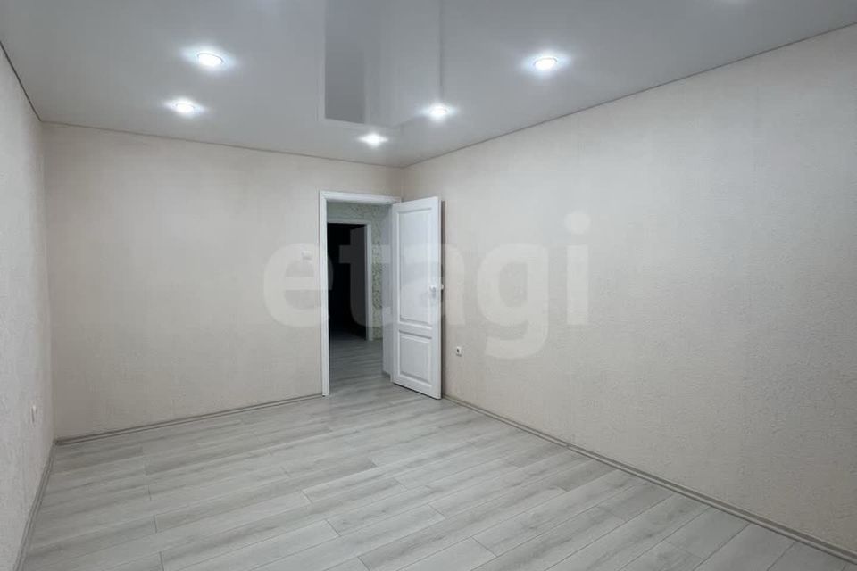 Продаётся 1-комнатная квартира, 49.6 м²