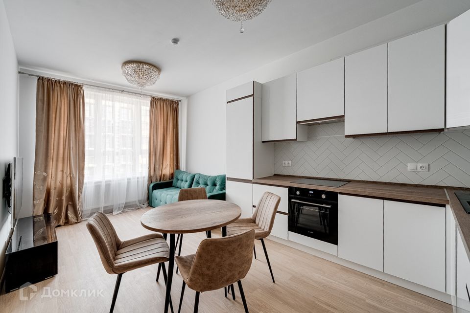 Продаётся 1-комнатная квартира, 42 м²