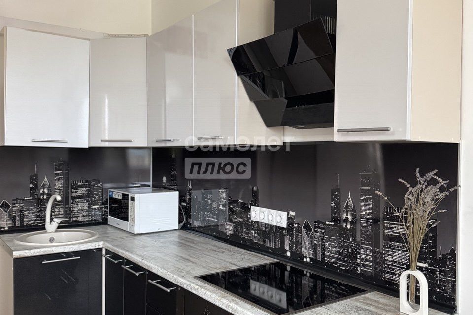 Сдаётся 1-комнатная квартира, 60.9 м²