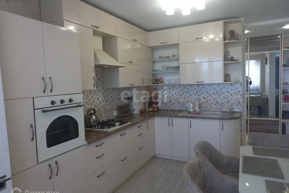 Продаётся 2-комнатная квартира, 53.3 м²