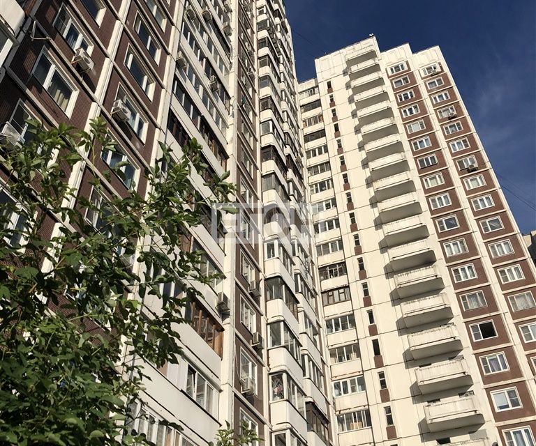 Продаётся 4-комнатная квартира, 100.4 м²