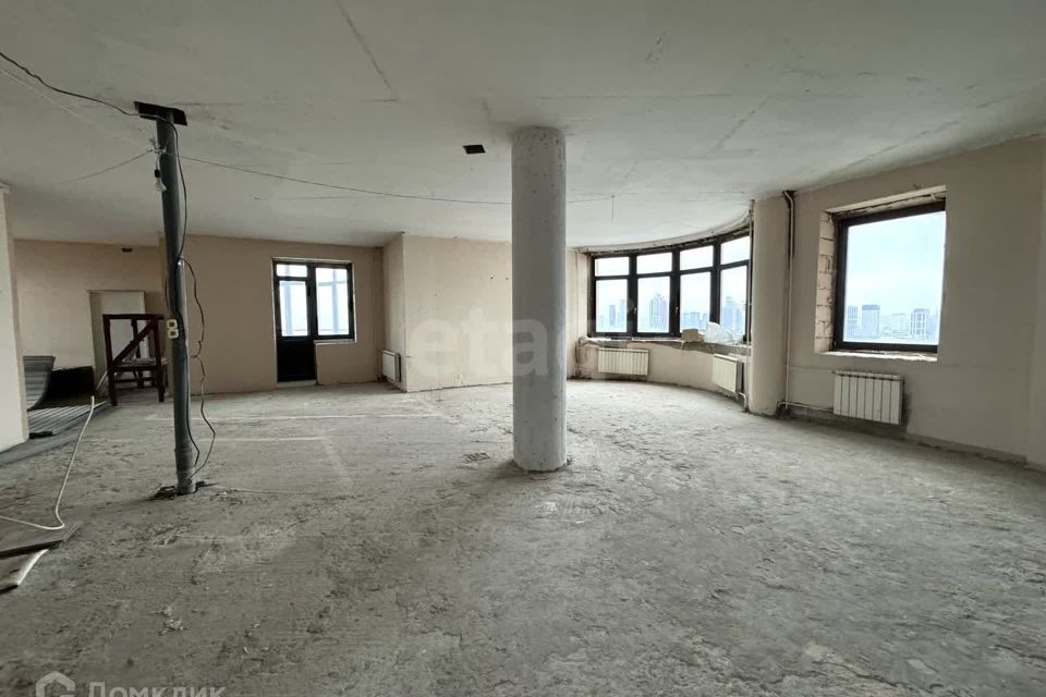 Продаётся 3-комнатная квартира, 126.5 м²