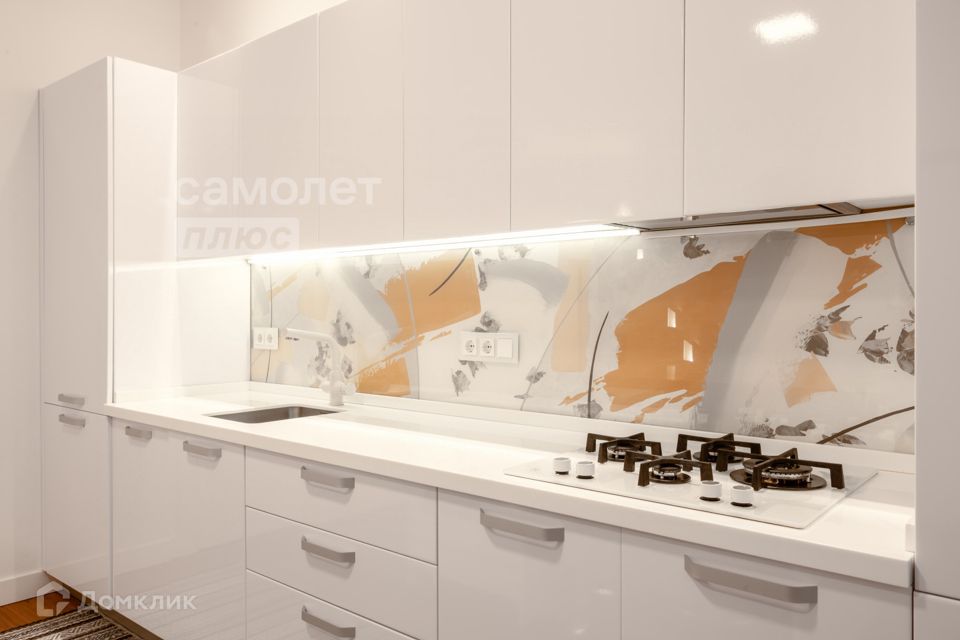 Продаётся 3-комнатная квартира, 97 м²