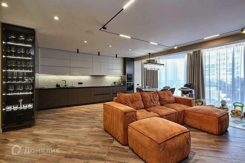Продаётся 3-комнатная квартира, 129 м²