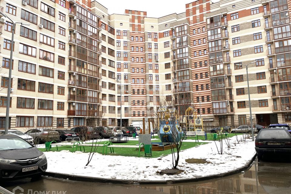 Продаётся 2-комнатная квартира, 72.6 м²