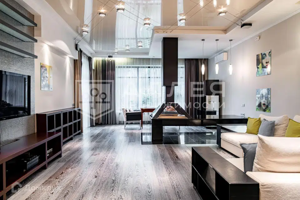 Продаётся 2-этажный дом, 600 м²
