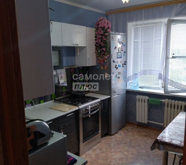 Продаётся 3-комнатная квартира, 63.8 м²