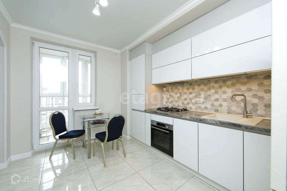 Продаётся 3-комнатная квартира, 82 м²