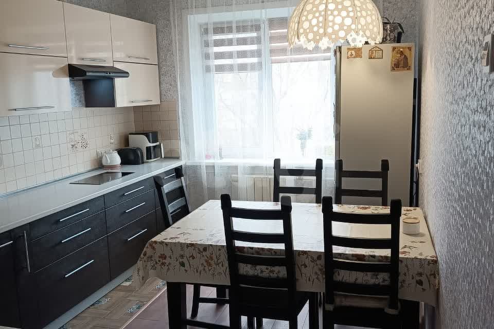 Продаётся 3-комнатная квартира, 65.3 м²
