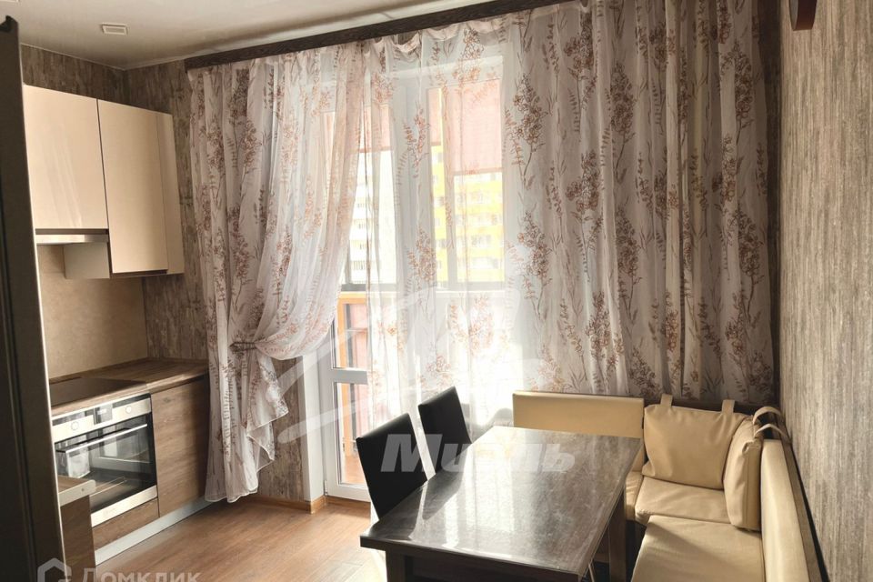Сдаётся 1-комнатная квартира, 38 м²