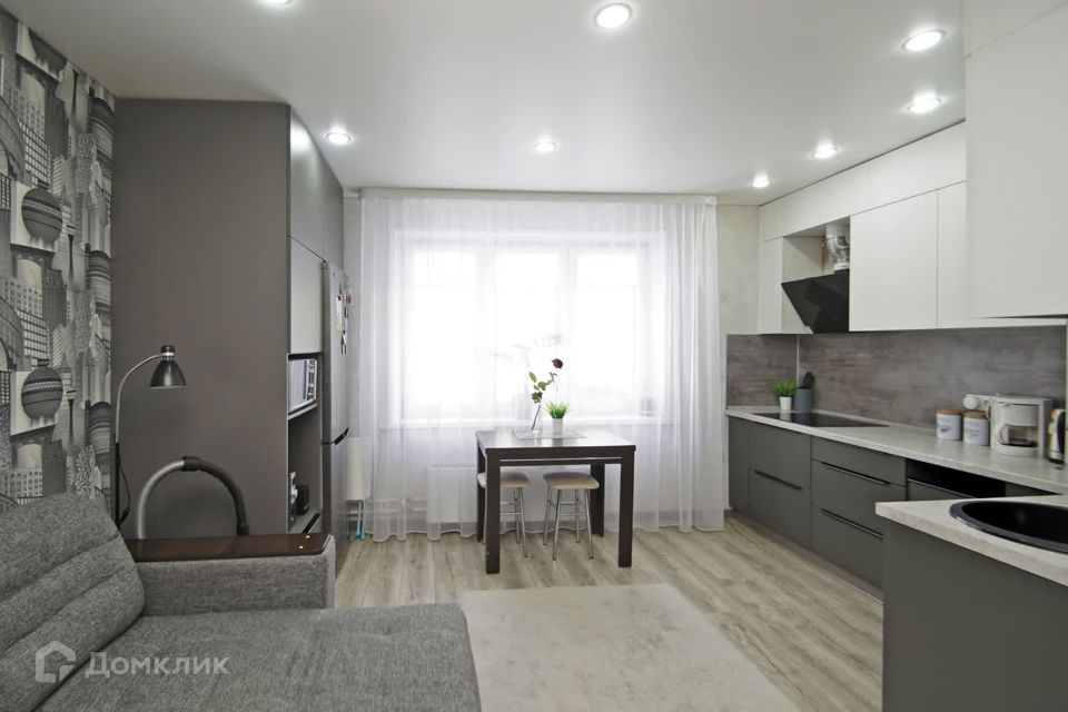 Продаётся 2-комнатная квартира, 60.8 м²