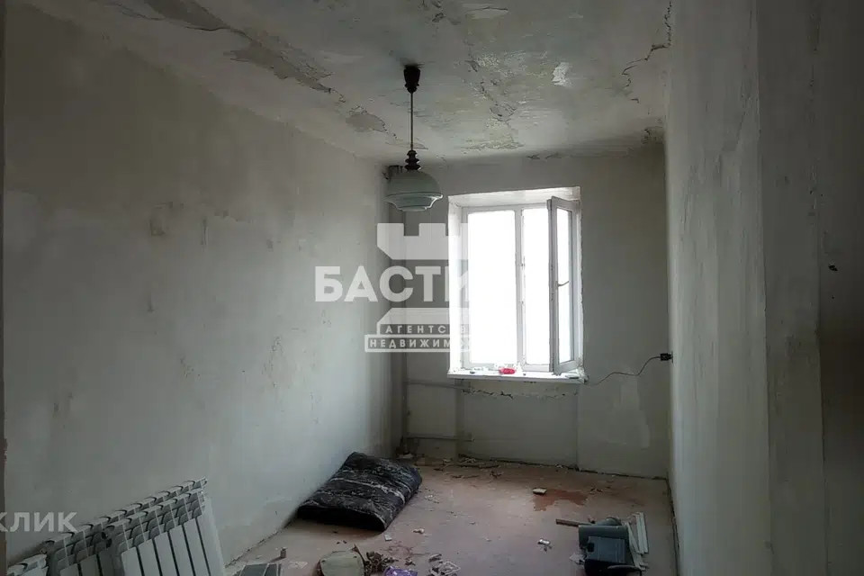 Продаётся 4-комнатная квартира, 67 м²