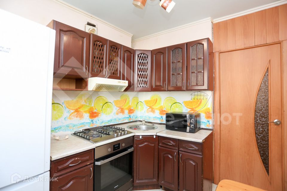 Продаётся 3-комнатная квартира, 55.9 м²