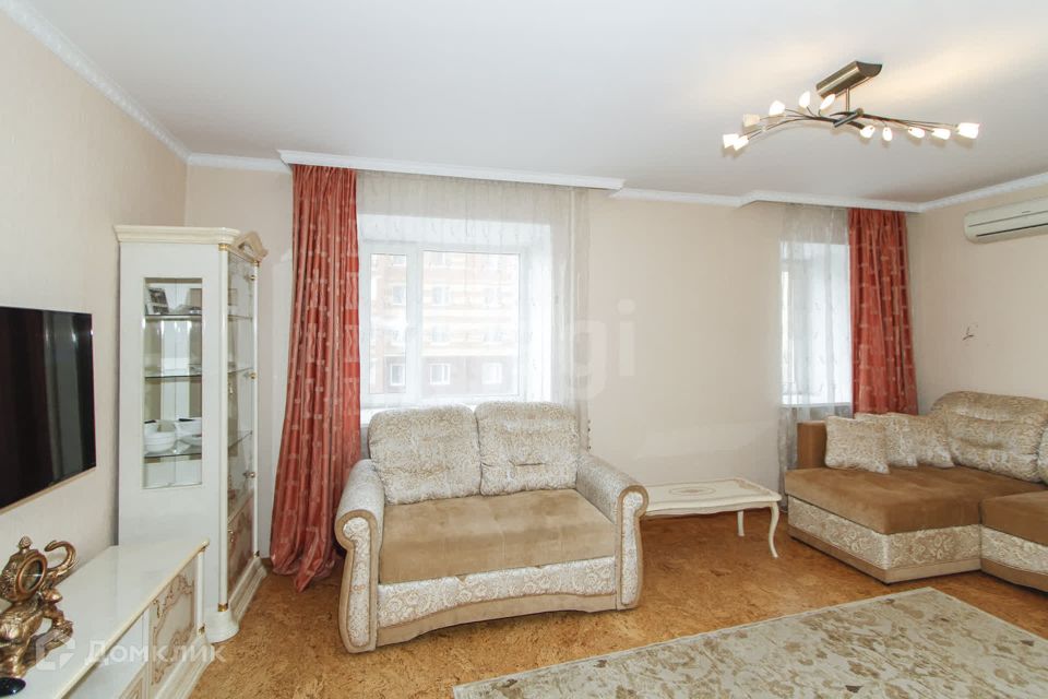 Сдаётся 2-комнатная квартира, 79.1 м²