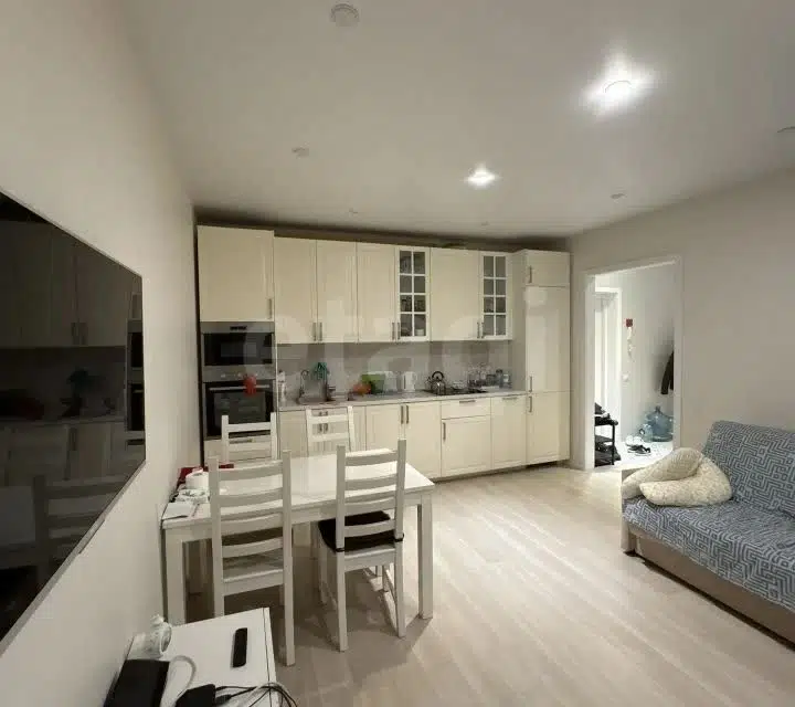 Продаётся 2-комнатная квартира, 57 м²