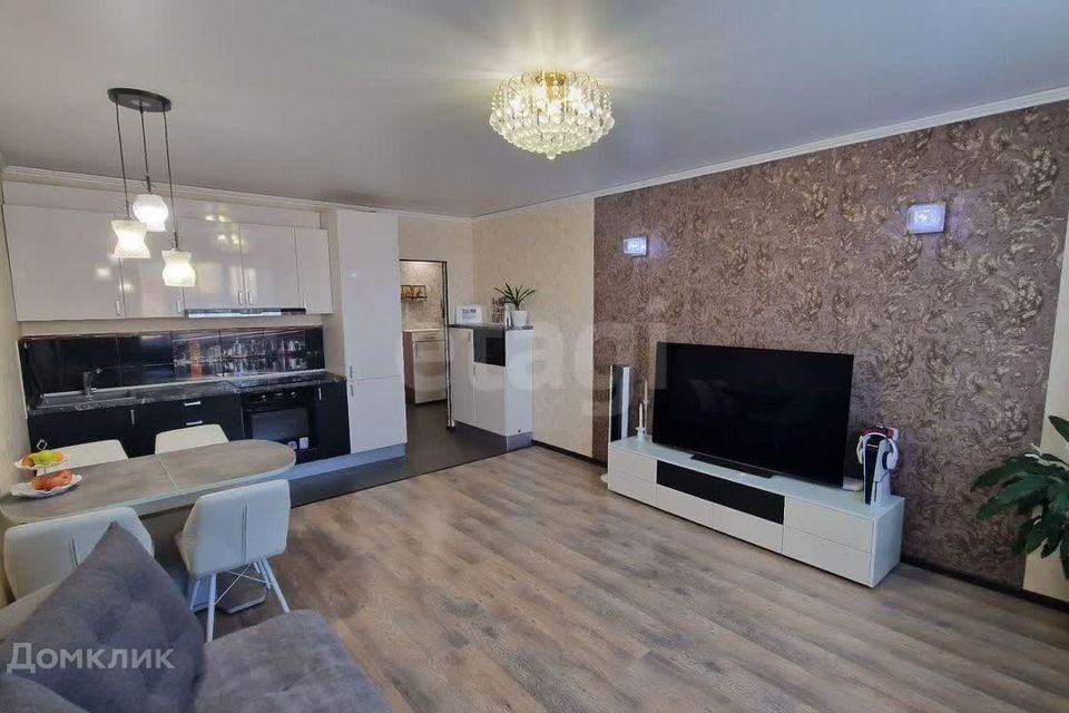 Продаётся 1-комнатная квартира, 58 м²