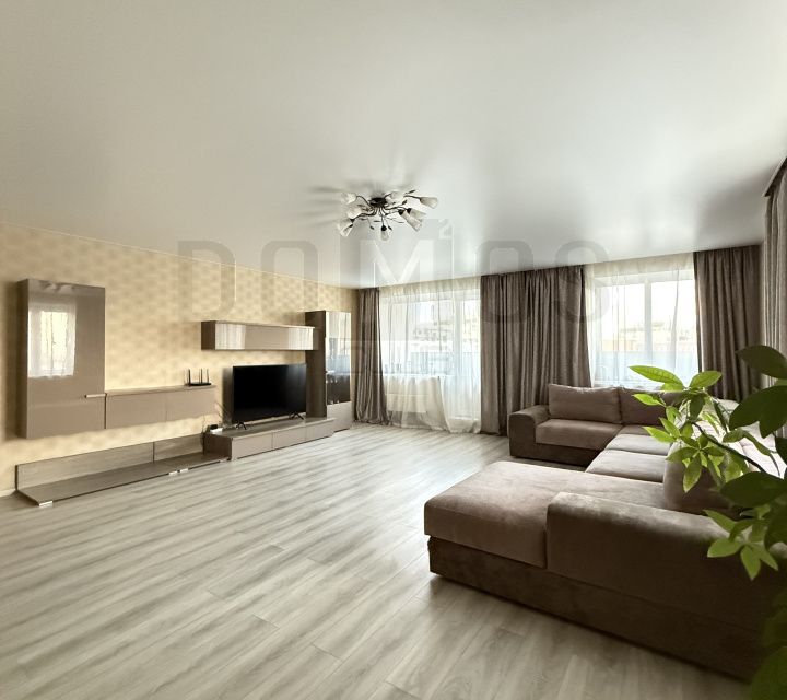 Продаётся 4-комнатная квартира, 109 м²