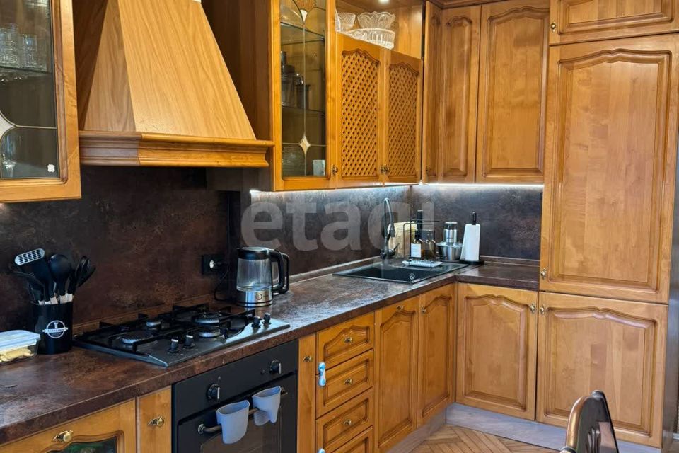 Продаётся 3-комнатная квартира, 98 м²