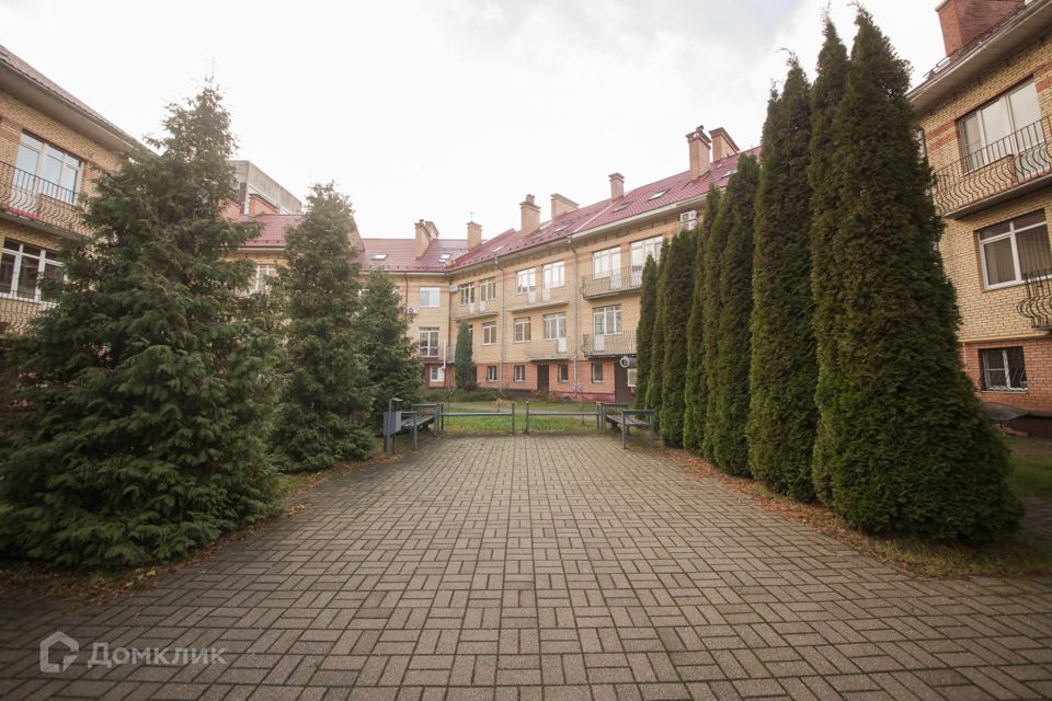 Продаётся 6-комнатная квартира, 213.6 м²