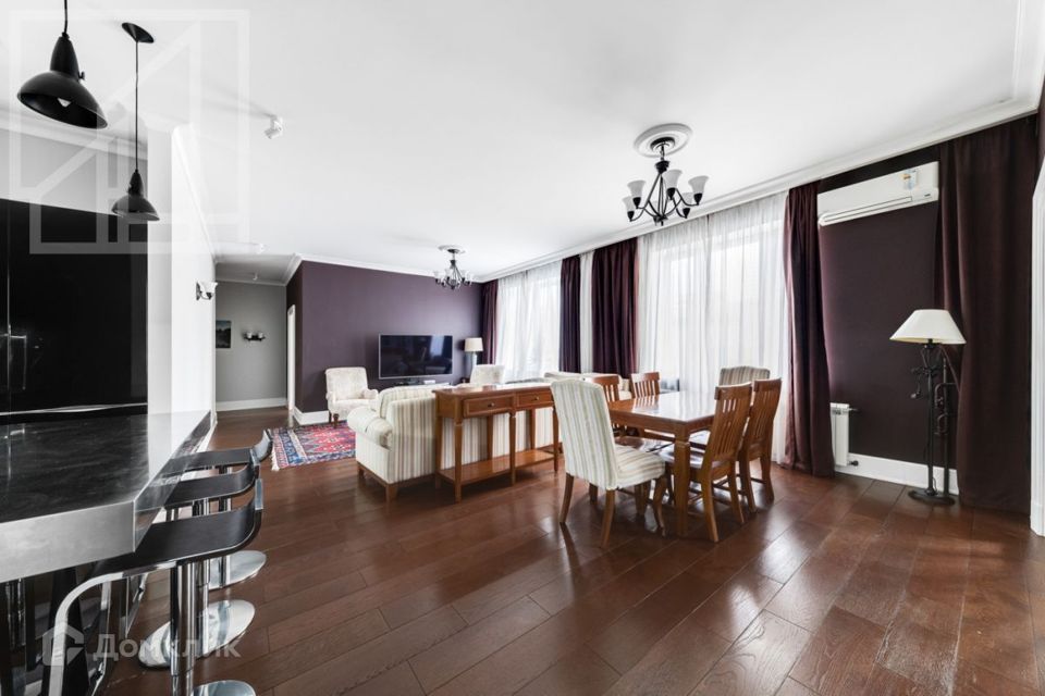 Сдаётся 4-комнатная квартира, 165 м²