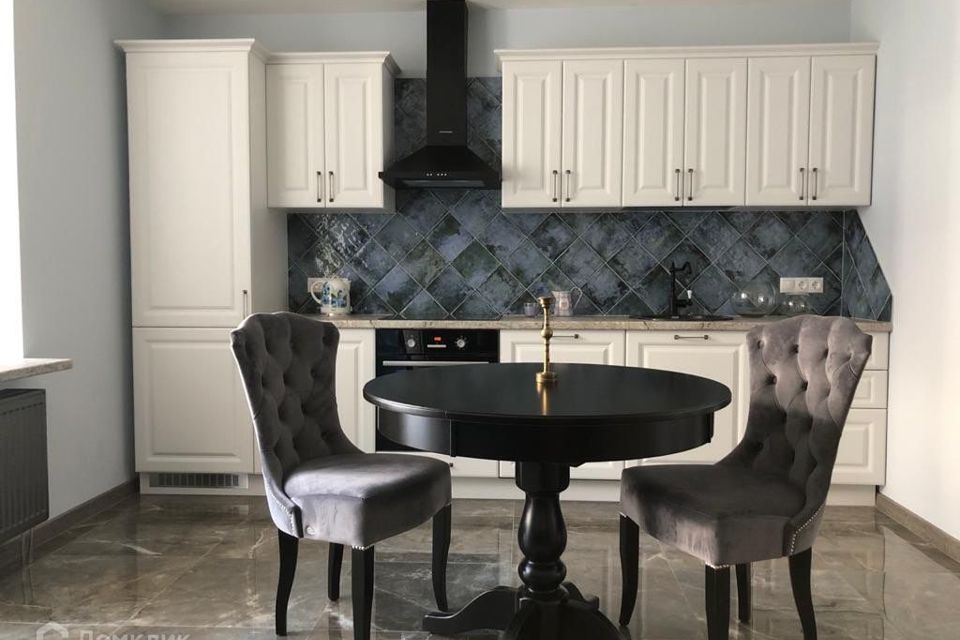 Сдаётся 2-комнатная квартира, 80 м²